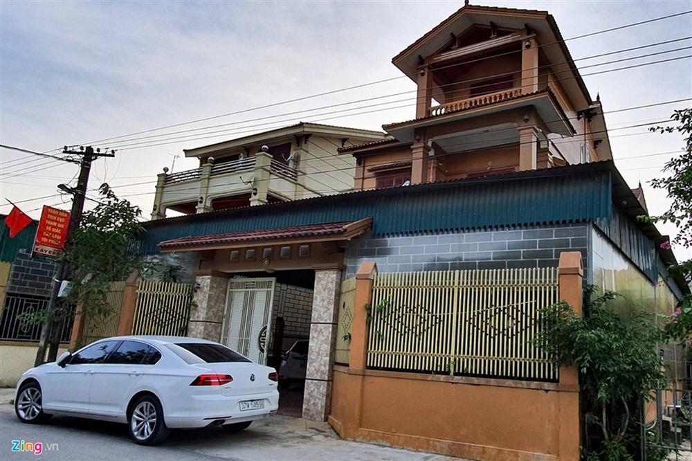 Biệt thự, xe sang ở xã có 1.500 người xuất khẩu lao động-9