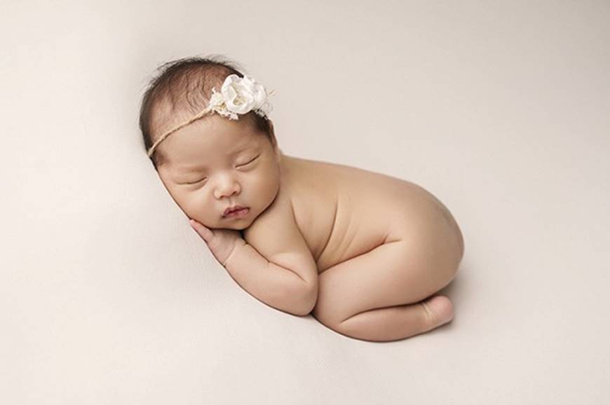 Ưng Hoàng Phúc khoe bộ ảnh đầu đời của con gái cưng-12