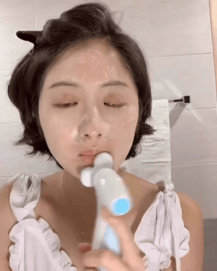 Theo bác sĩ: Đừng ham hố dùng nhiều sản phẩm skincare, chăm sóc đơn giản với vài bước sau là da đã đẹp miễn bàn-3