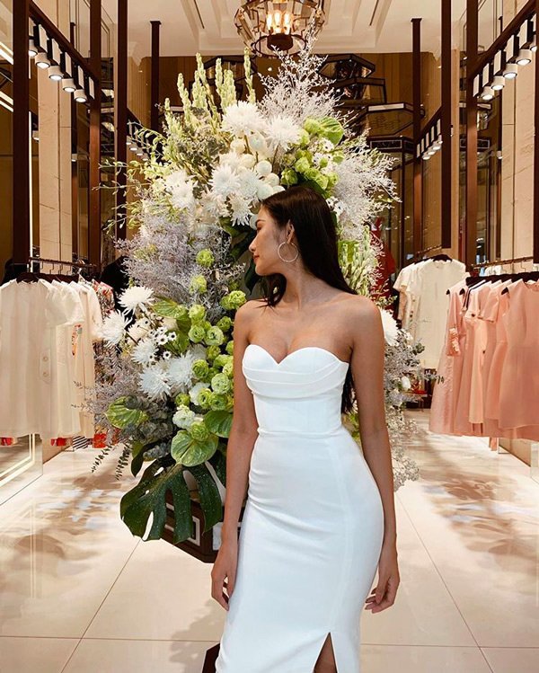 Hoàng Thuỳ khoe bụng phẳng lì và vòng một ngày càng phổng phao trước thềm MU 2019-6