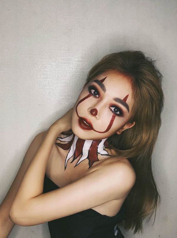 Mừng Halloween, Hoàng Thuỳ chơi lớn mặc trang phục dân tộc bằng lá chuối-5