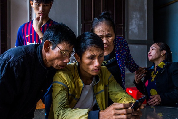 NYT phỏng vấn gia đình nghi có người thân trong 39 người chết ở Anh: Chị tôi có thể chỉ bị lạc đường thôi!-2