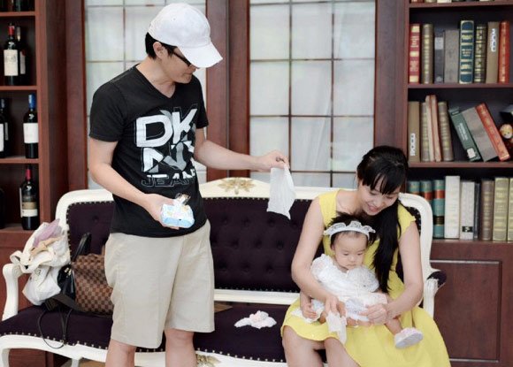 Sau 10 năm viết Sợi xích”, Lê Kiều Như U40 ở ẩn nuôi con, chồng chiều như bà hoàng-11