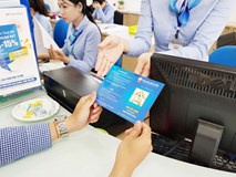 'Lách' nâng lãi suất huy động tiền, kỷ lục 10.2%