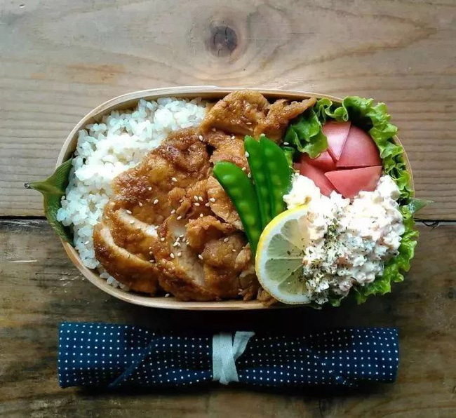 Là giám đốc nhưng ông bố 2 con sáng nào cũng dậy từ 5 giờ chuẩn bị cơm cho cả gia đình để dạy con bài học quý giá-14