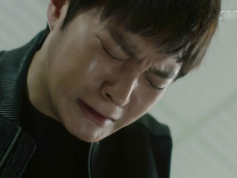 Vào viện thăm chị gái mới sinh, nhìn chị co rúm người trên cái giường gấp ọp ẹp, mẹ em rơi nước mắt còn em chết trân khi thấy cảnh tượng ấy-3