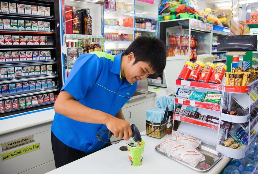 Du học sinh làm thêm, có tiền gửi về cho bố mẹ chỉ là ảo tưởng-4