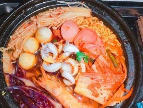 Kinh hãi đủ trò chơi bẩn khách hàng của nhân viên phục vụ-5