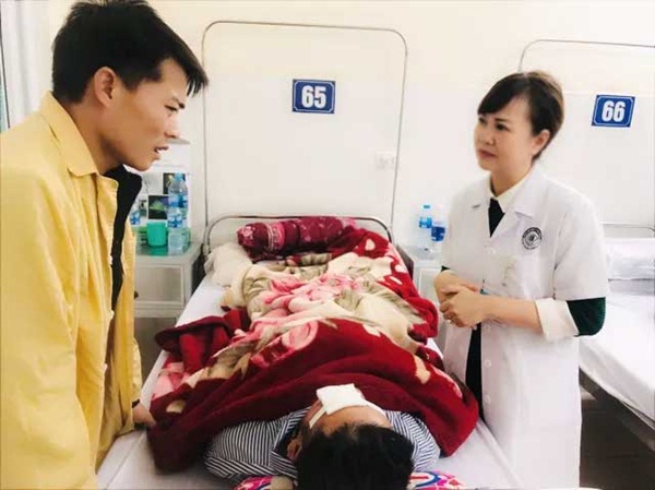 Nam thanh niên mù một mắt khi đốt vàng mã, hoá đồ cho bà ngoại vừa qua đời-1