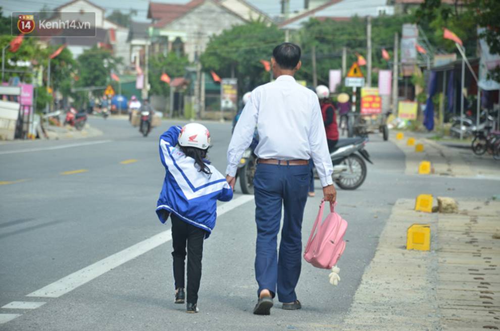 Đằng sau những căn nhà bạc tỷ ở làng xuất khẩu lao động Hà Tĩnh: Nước mắt, trốn chạy, và những phận người nằm lại nơi xứ xa-8