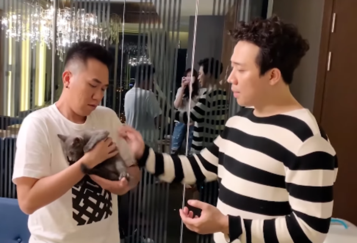 Chỉ qua một clip, vợ chồng Trấn Thành - Hari Won gây bất ngờ vì độ lật mặt đáng sợ với chính nhân vật được cặp đôi chăm sóc lâu nay-2