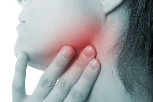 Đặt 3 ngón tay tại vị trí này trên cơ thể, bạn sẽ biết mình có nguy cơ mắc ung thư vòm họng hay không-2