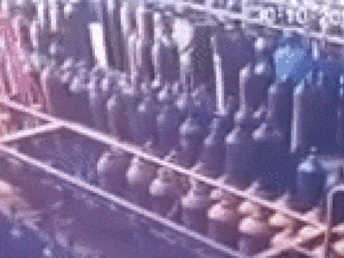 Hà Nội: Nhân chứng kể lại giây phút kinh hoàng khi bình khí phát nổ khiến 2 người tử vong-6