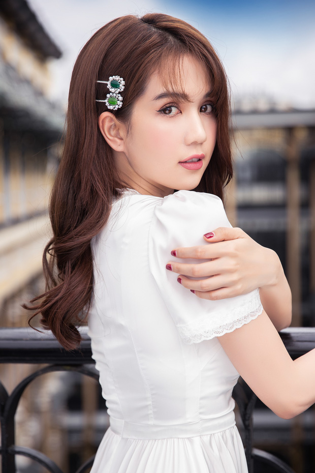 Ngọc Trinh đẹp mướt mắt với biniki nhỏ xíu, khoe body gợi cảm giữa tiết trời lạnh giá ở Sa Pa-9