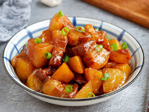 Con dâu thò tay bóp nát đậu phụ, mẹ chồng nổi giận, lúc nhìn mâm cơm thì ngượng chín mặt-7