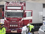 Clip: Cảnh sát Anh truy đuổi gắt gao 2 chiếc xe tải, nghi là xe chở người nhập cư trong vụ án 39 thi thể trên container-3