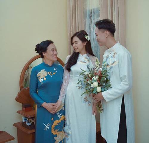 Đám hỏi đỉnh nhất Vbiz: Dàn bưng tráp gây chú ý vì quá đỗi đẹp, ai ngờ toàn người quen-2