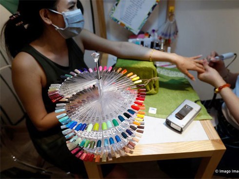 Lao động nhập cư lậu Việt Nam và mặt tối của 'công nghiệp' làm móng tại Anh