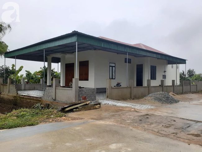 Vụ 39 thi thể tìm thấy trong container ở Anh: Nhà căng bạt lập bàn thờ cho con, nhà vợ vẫn mòn mỏi đợi tin chồng-1