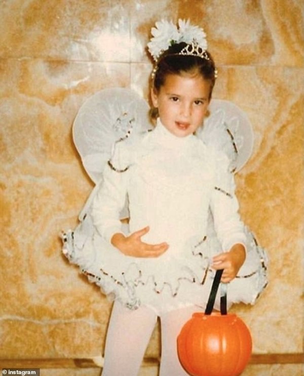 Ivanka Trump chia sẻ ảnh quá khứ chưa từng thấy trước đây khiến nhiều người phải trầm trồ vì vóc dáng và thần thái hoàn hảo-1