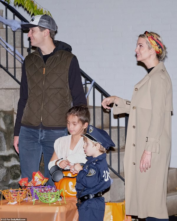 Ivanka Trump chia sẻ ảnh quá khứ chưa từng thấy trước đây khiến nhiều người phải trầm trồ vì vóc dáng và thần thái hoàn hảo-4