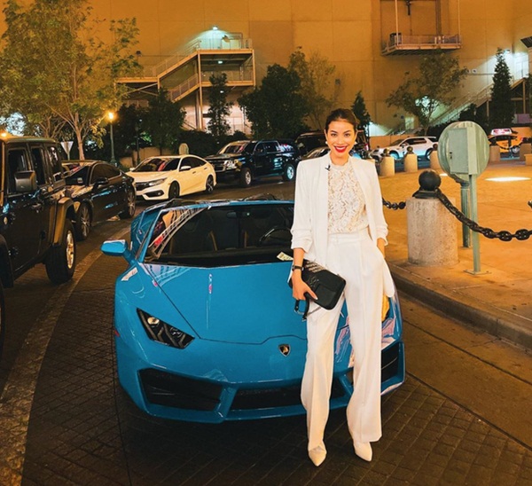 Phạm Hương lại khoe siêu xe bạc tỷ mới tậu, còn quay clip đi dạo vài vòng Las Vegas sương sương cho fan đã mắt”-2