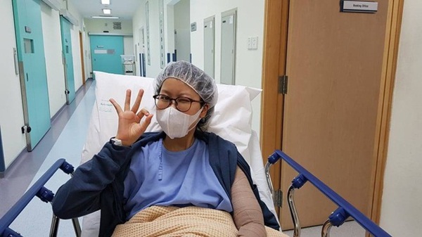 Đạo diễn Đỗ Đức Thành làm lễ hỏa táng cho con gái ở Singapore-1