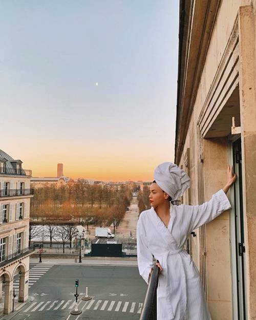 Chỉ diện áo choàng tắm, Phạm Hương, Hà Hồ, Tú Anh vẫn hớp hồn phái mạnh-1