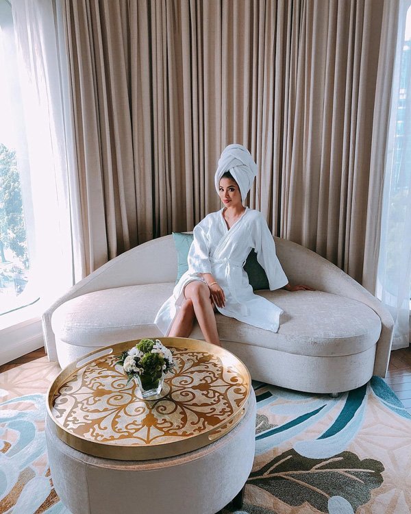 Chỉ diện áo choàng tắm, Phạm Hương, Hà Hồ, Tú Anh vẫn hớp hồn phái mạnh-8