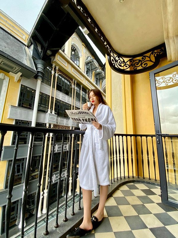 Chỉ diện áo choàng tắm, Phạm Hương, Hà Hồ, Tú Anh vẫn hớp hồn phái mạnh-9