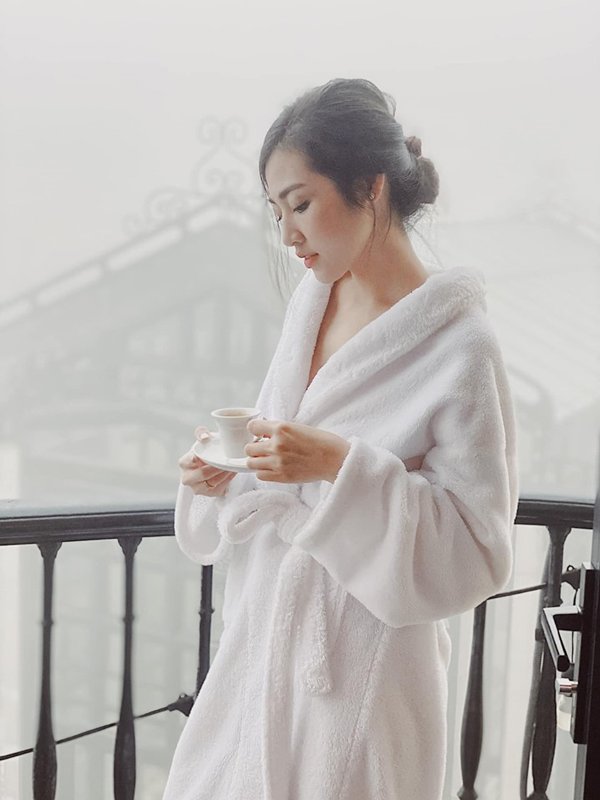 Chỉ diện áo choàng tắm, Phạm Hương, Hà Hồ, Tú Anh vẫn hớp hồn phái mạnh-13