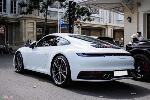 Vợ chồng Cường Đô la tậu Porsche gần 8 tỷ-5