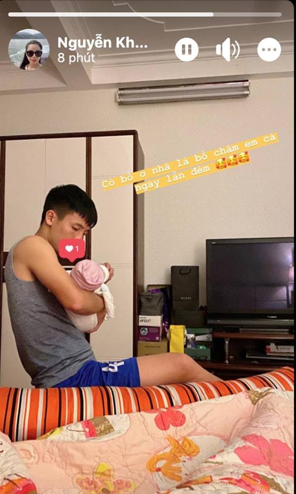 Ấm áp như ông bố trẻ Bùi Tiến Dũng: Gác lại mọi cuộc vui, về nhà phụ vợ chăm con gái trong ngày tuyển Việt Nam nghỉ tập-2