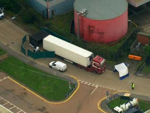 71 thi thể chất chồng lên nhau trong chiếc xe tải tỏa ra thứ mùi khủng khiếp và tội ác man rợ, mất hết nhân tính của những kẻ buôn người-10