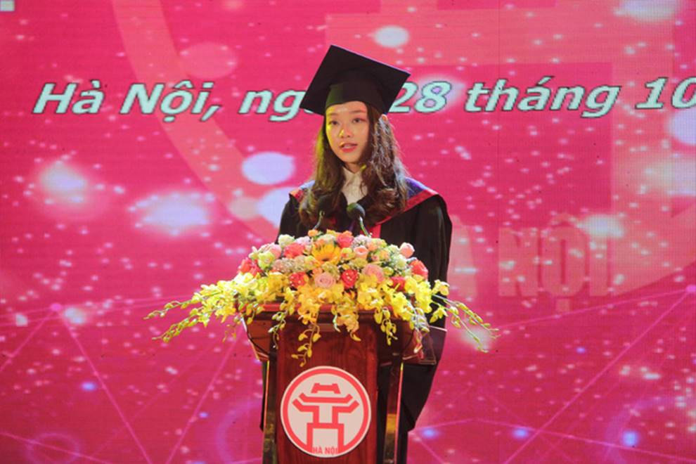 Thủ khoa xinh đẹp trường Kinh tế Quốc dân khiến dân tình choáng váng vì thành tích học tập siêu đỉnh, học 3.5 năm đã tốt nghiệp-1