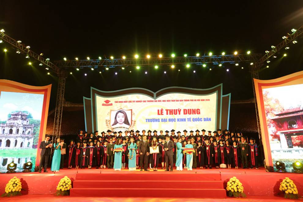 Thủ khoa xinh đẹp trường Kinh tế Quốc dân khiến dân tình choáng váng vì thành tích học tập siêu đỉnh, học 3.5 năm đã tốt nghiệp-2
