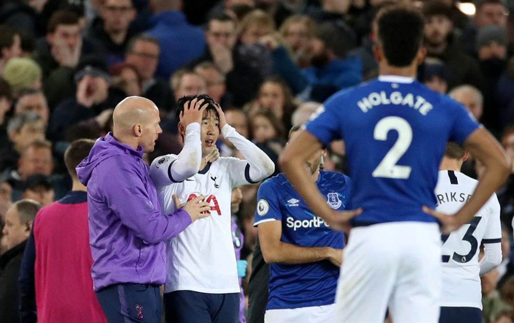 Son Heung-min bật khóc vì làm gãy cổ chân Andre Gomes-7