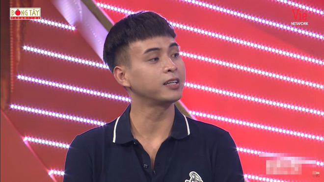 Trường Giang gặp sự cố bất ngờ, máu chảy đầm đìa trên sân khấu khiến khán giả xót thương-1