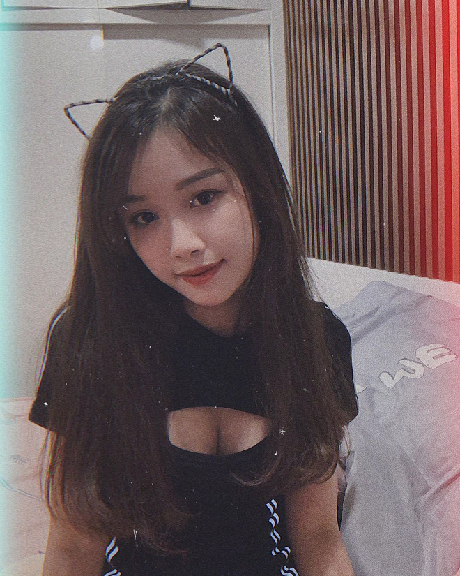 Bạn gái kín tiếng của Văn Toàn gây bất ngờ khi chuyển gắt từ ngọt ngào sang style gợi cảm: Rồi ai cũng khác?-2