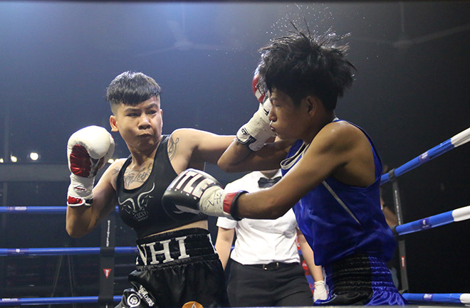 Chỉ 16 giây, nữ võ sĩ Việt khiến tay đấm boxing Thái Lan nhập viện-1