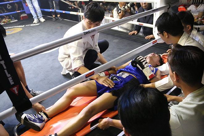 Chỉ 16 giây, nữ võ sĩ Việt khiến tay đấm boxing Thái Lan nhập viện-2