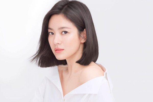 Song Hye Kyo bất ngờ lên sóng với mái tóc tém ngắn cũn, fans dụi mắt mãi mới nhận ra-7