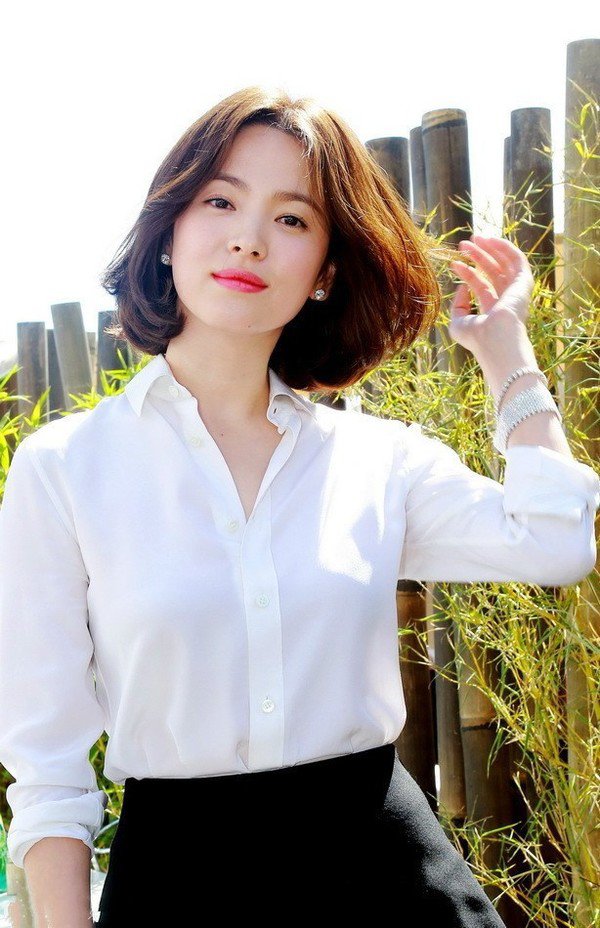 Song Hye Kyo bất ngờ lên sóng với mái tóc tém ngắn cũn, fans dụi mắt mãi mới nhận ra-9