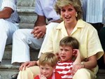 Vợ chồng Hoàng tử Harry căng thẳng vì Meghan Markle kiên quyết đến Mỹ sống gần mẹ đẻ-2