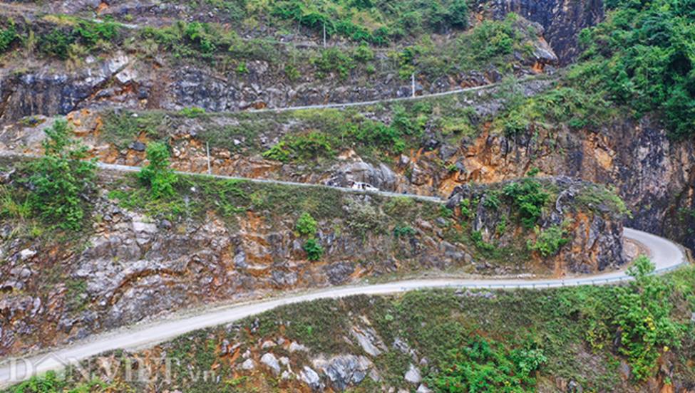 Ảnh: Con đèo 14 khúc cua tay áo hùng vỹ bậc nhất vùng núi Đông Bắc-5