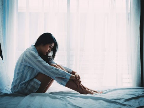 Lương tháng của người yêu có 10 triệu đồng mà còn bày vẽ mua két sắt, quá tò mò nên tôi đã lén theo dõi và sững sờ trước thứ được cất bên trong két