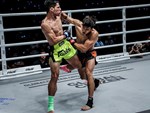 Em trai ăn đấm vỡ mặt, mỹ nhân võ thuật tấn công” sàn MMA châu Á-8