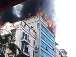 Đang cháy lớn tại chung cư trong làng quốc tế Thăng Long-5