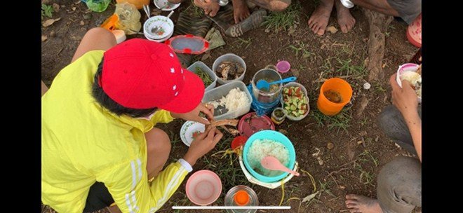 Hoa hậu nghèo nhất Việt Nam chia sẻ mâm cơm, chứng minh bản thân không giản dị-2