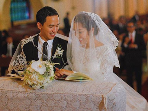 Đến bây giờ, bí mật về chiếc váy cưới của Hà Tăng từ 7 năm trước mới khiến dân tình 